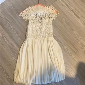 XENIA White Lace Crochet Daisy